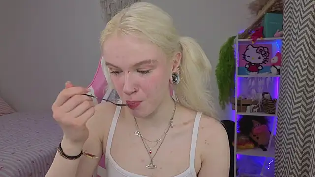 Mia WaterFall online show from 04-14-26, 03:22