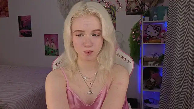 Mia WaterFall online show from 05-17-26, 03:17