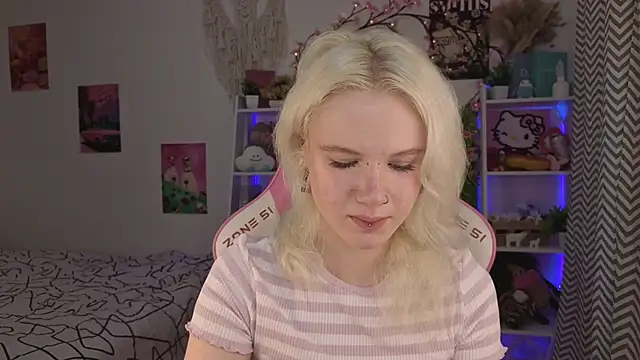 Mia WaterFall online show from 05-28-26, 03:25