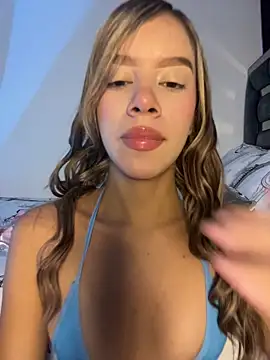 BellaMoon  online show from 03-04-26, 05:42