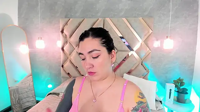 KathiaJenner online show from 02-12-26, 12:05