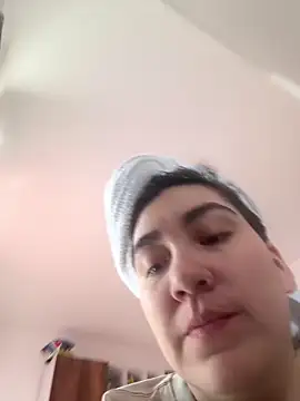 KathiaJenner online show from 03-10-26, 03:38