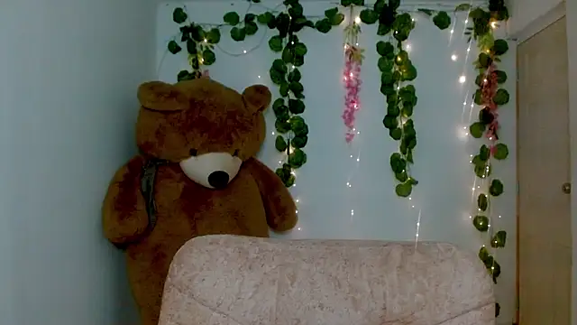 Snapshot of princess1609 chatting on 03-04-26, 01:19 princess1609 online show from 03-04-26, 01:19