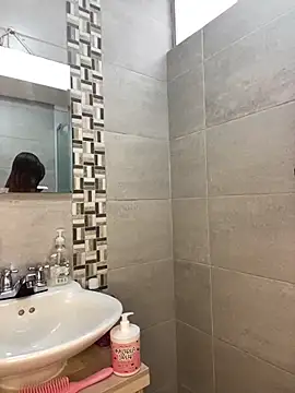 saray mendozaa online show from 02-15-26, 06:07