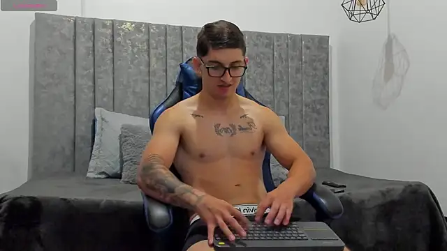 Calvin Hunter online show from 06-03-26, 02:33