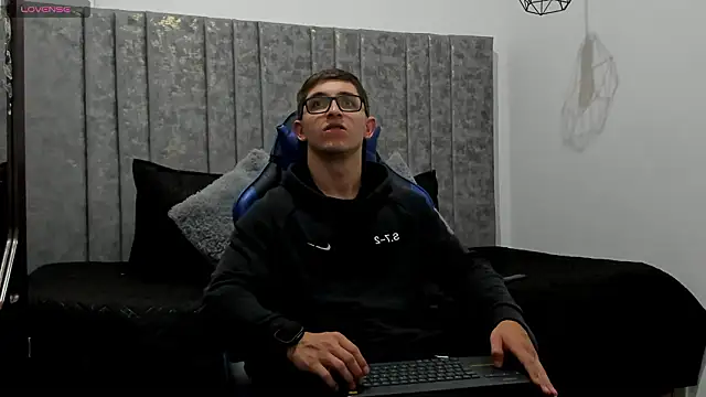 Calvin Hunter online show from 03-18-26, 01:09