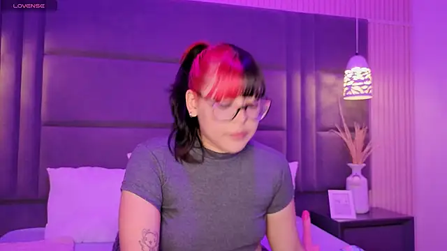 Snapshot of EllieNeptune_ chatting on 02-22-26, 07:59 EllieNeptune online show from 02-22-26, 07:59