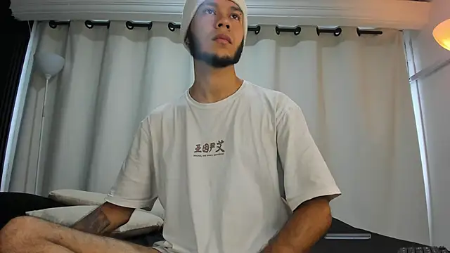 Liam Noir online show from 01-17-26, 01:37