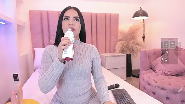 Im LunaLuxe online show from 04-08-26, 09:05