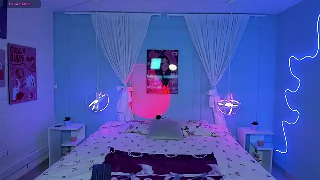 Snapshot of naomi_campell chatting on 02-11-26, 07:36 naomi campell online show from 02-11-26, 07:36