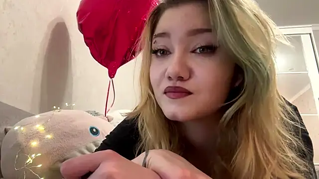 LisaCristmas online show from 01-17-26, 01:58