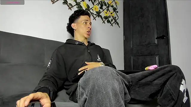 Maxxx bigcockx online show from 04-15-26, 01:33