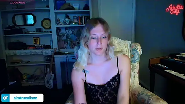 Snapshot of goddessalison chatting on 07-08-26, 01:30 goddessalison online show from 07-08-26, 01:30