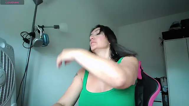 Yulian Milf online show from 05-30-26, 04:01