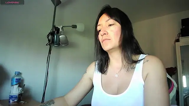 Yulian Milf online show from 04-26-26, 08:00