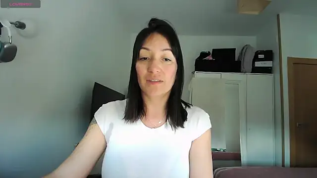 Yulian Milf online show from 04-19-26, 04:30