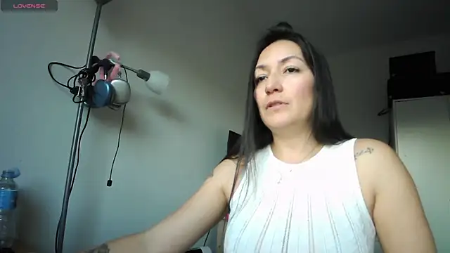 Yulian Milf online show from 03-18-26, 05:25