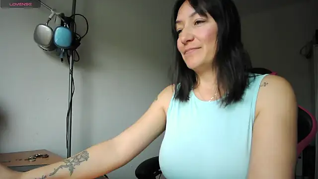 Yulian Milf online show from 04-12-26, 11:57