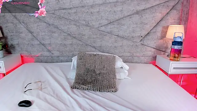 RousSweet- online show from 04-14-26, 10:04