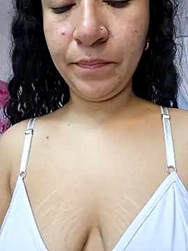 Snapshot of Dany_Moon_ chatting on 02-18-26, 03:26 Dany Moon online show from 02-18-26, 03:26