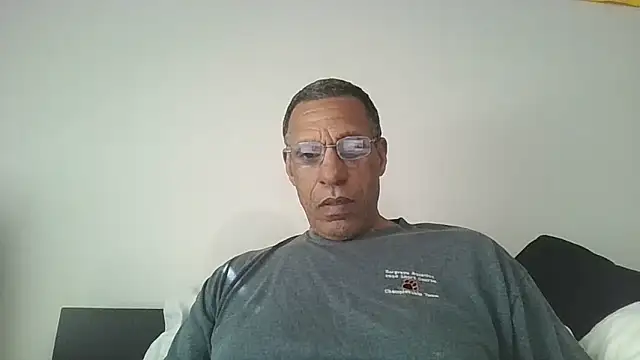 swimmer2496 online show from 04-08-26, 07:59