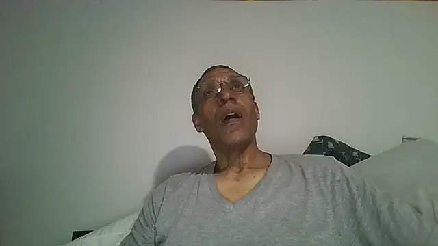 swimmer2496 online show from 04-15-26, 02:50