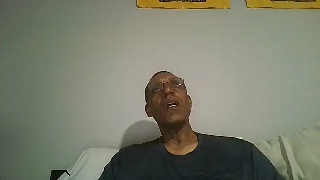 swimmer2496 online show from 06-12-26, 05:16
