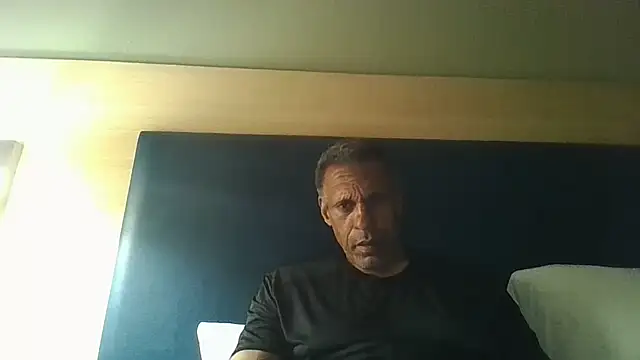 swimmer2496 online show from 06-26-26, 07:14