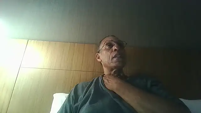 swimmer2496 online show from 04-02-26, 01:35