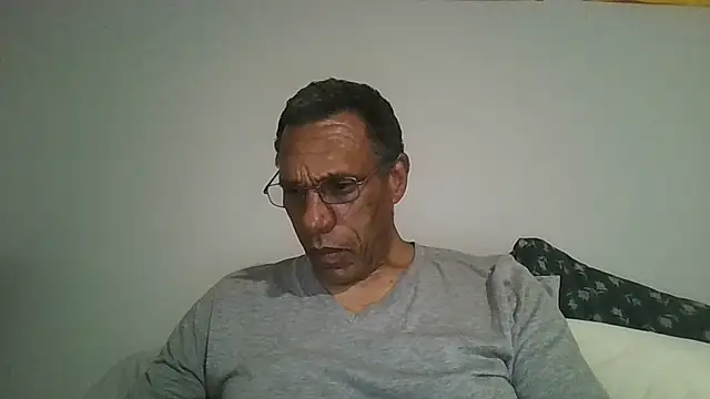 swimmer2496 online show from 04-27-26, 02:20
