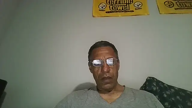 swimmer2496 online show from 04-28-26, 07:24