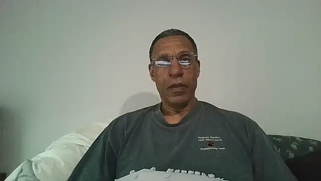 swimmer2496 online show from 04-12-26, 02:20
