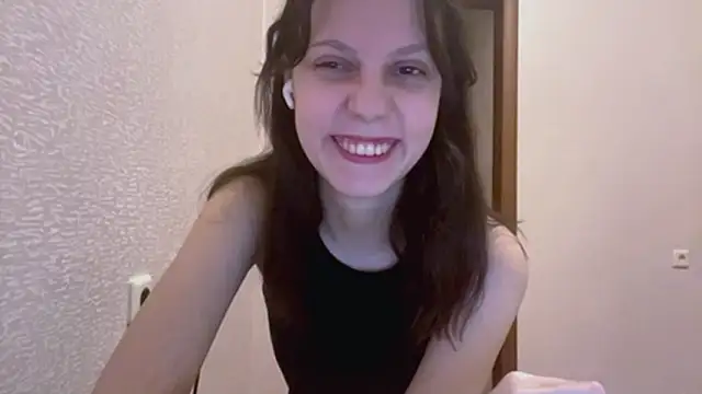 Snapshot of MayClark chatting on 03-17-26, 04:10 MayClark online show from 03-17-26, 04:10