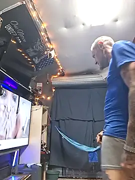 Snapshot of Slick69j chatting on 02-16-26, 06:34 Slick69j online show from 02-16-26, 06:34