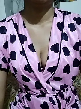 Snapshot of hotpooja1 chatting on 05-17-26, 03:39 hotpooja1 online show from 05-17-26, 03:39