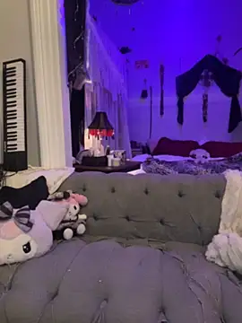 luxxlola online show from 06-12-26, 12:30