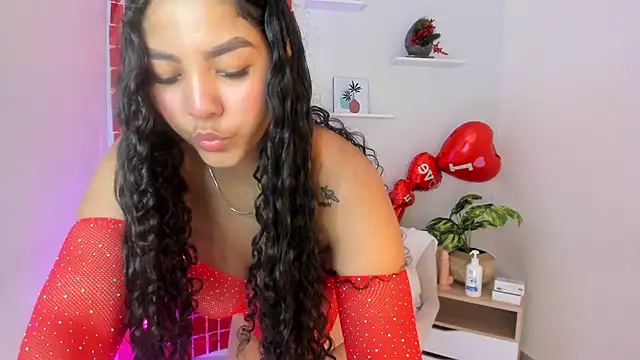 Snapshot of Fatima_senghor chatting on 02-13-26, 08:09 Fatima senghor online show from 02-13-26, 08:09