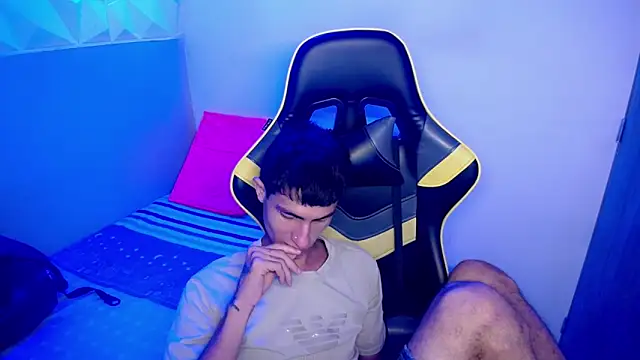 Akyra latinn online show from 02-21-26, 04:31