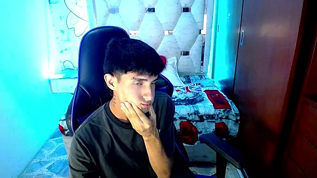 Akyra latinn online show from 03-30-26, 09:27