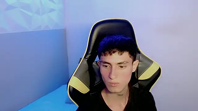 Akyra latinn online show from 02-17-26, 02:14