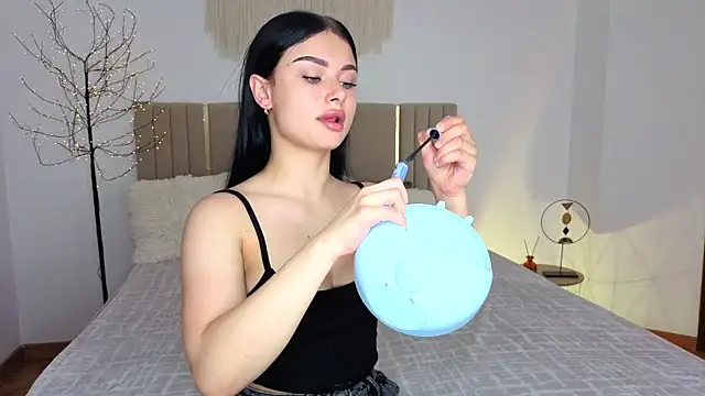 Snapshot of Silena_sky chatting on 06-11-26, 06:43 Silena sky online show from 06-11-26, 06:43