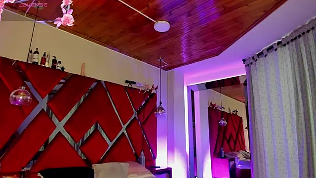 Snapshot of Lucia_24x chatting on 03-06-26, 12:11 Lucia 24x online show from 03-06-26, 12:11