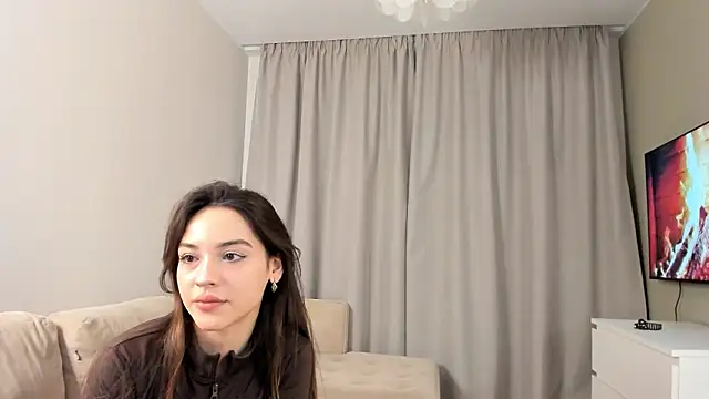 Snapshot of TreasaCrebs chatting on 02-02-26, 06:18 TreasaCrebs online show from 02-02-26, 06:18