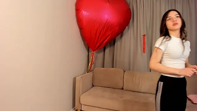 Snapshot of TreasaCrebs chatting on 02-12-26, 06:29 TreasaCrebs online show from 02-12-26, 06:29