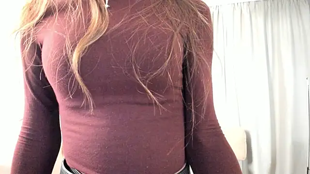 Snapshot of TreasaCrebs chatting on 02-05-26, 06:37 TreasaCrebs online show from 02-05-26, 06:37