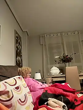 solsit1990 online show from 04-08-26, 09:49