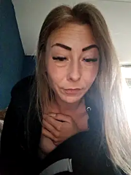 dewimp1 online show from 04-18-26, 07:33