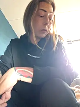 dewimp1 online show from 04-14-26, 04:23