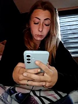 dewimp1 online show from 04-09-26, 05:41