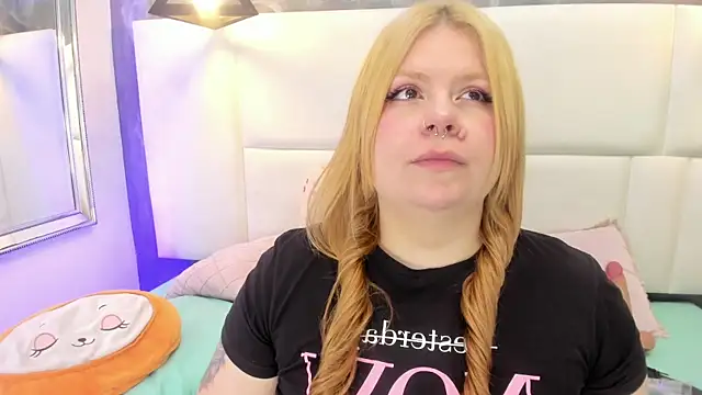 Martina armos online show from 04-28-26, 01:48